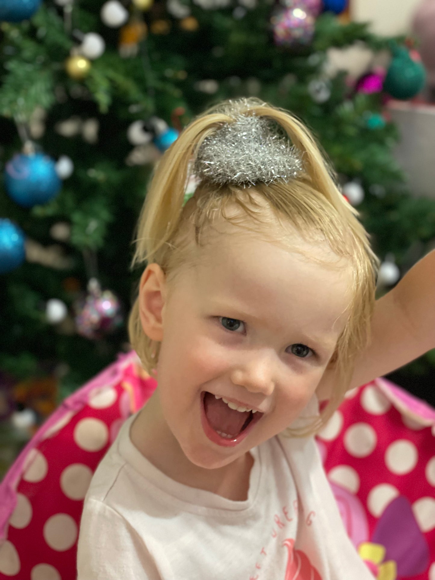 Tinsel Scrunchie – Festive Hair Tie in 6 Colours