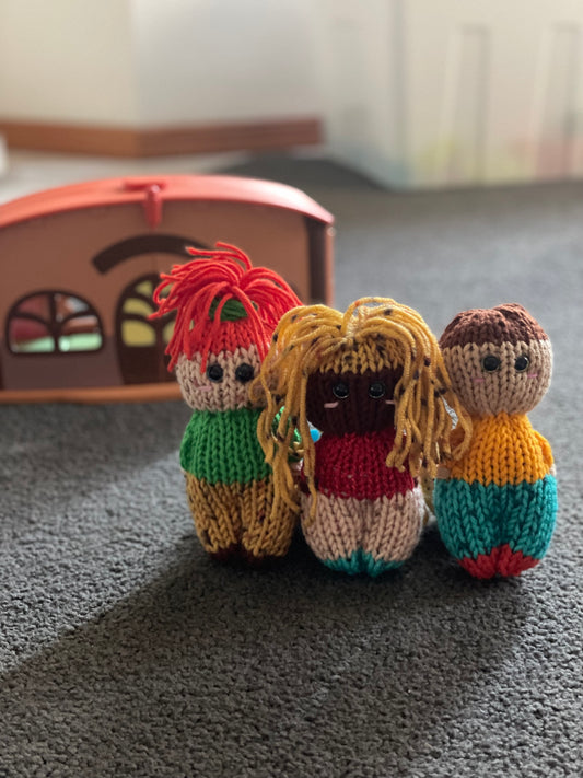 Scrap Yarn Dolls